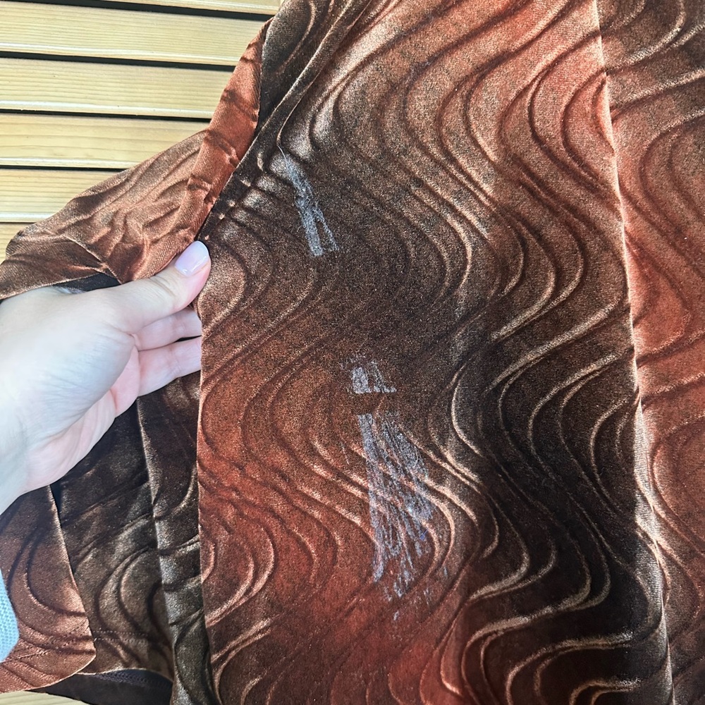 3234u - Velvet Wave-Pattern Jumpsuit in Rust and Brown - Picture 4 of 6